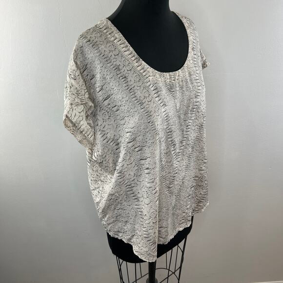 CABI Silk Dolman Sleeve Top Gray White Printed Scoop Neck Pullover Size L Large - Picture 4 of 8